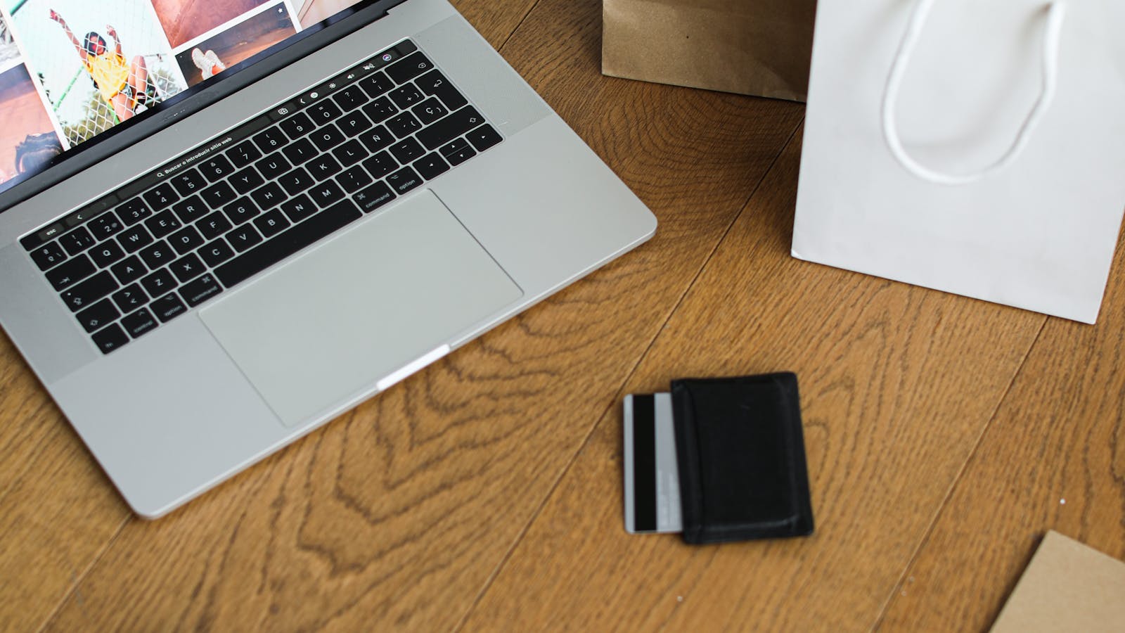 E-Ticaret Müşteri Hizmetleri İçin En İyi Çözümler Nelerdir?