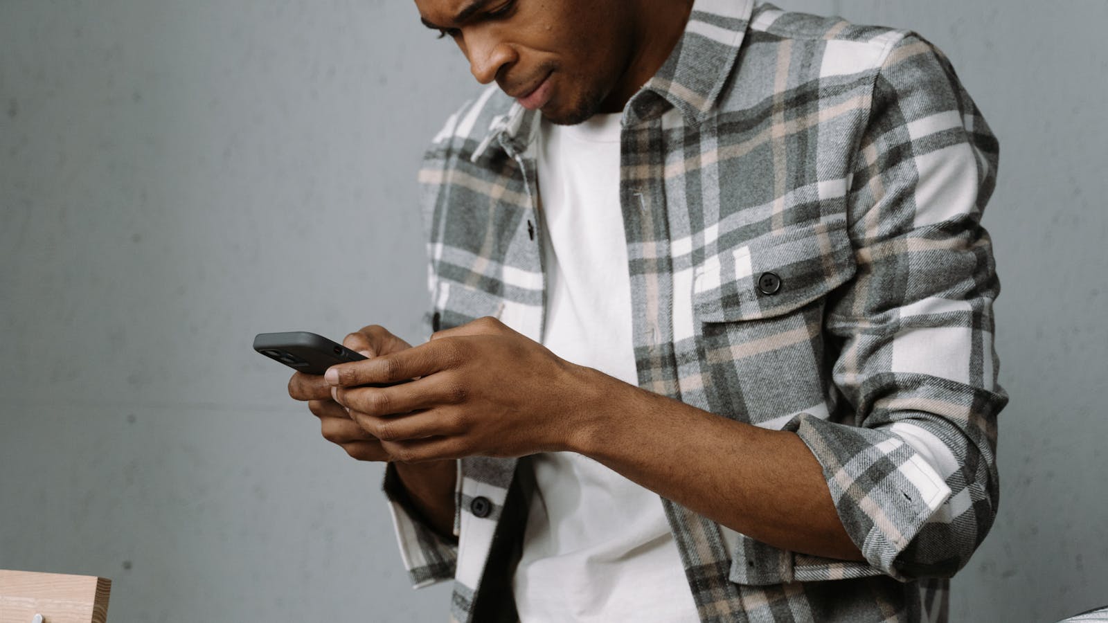 telefon ekranındaki WhatsApp simgesi