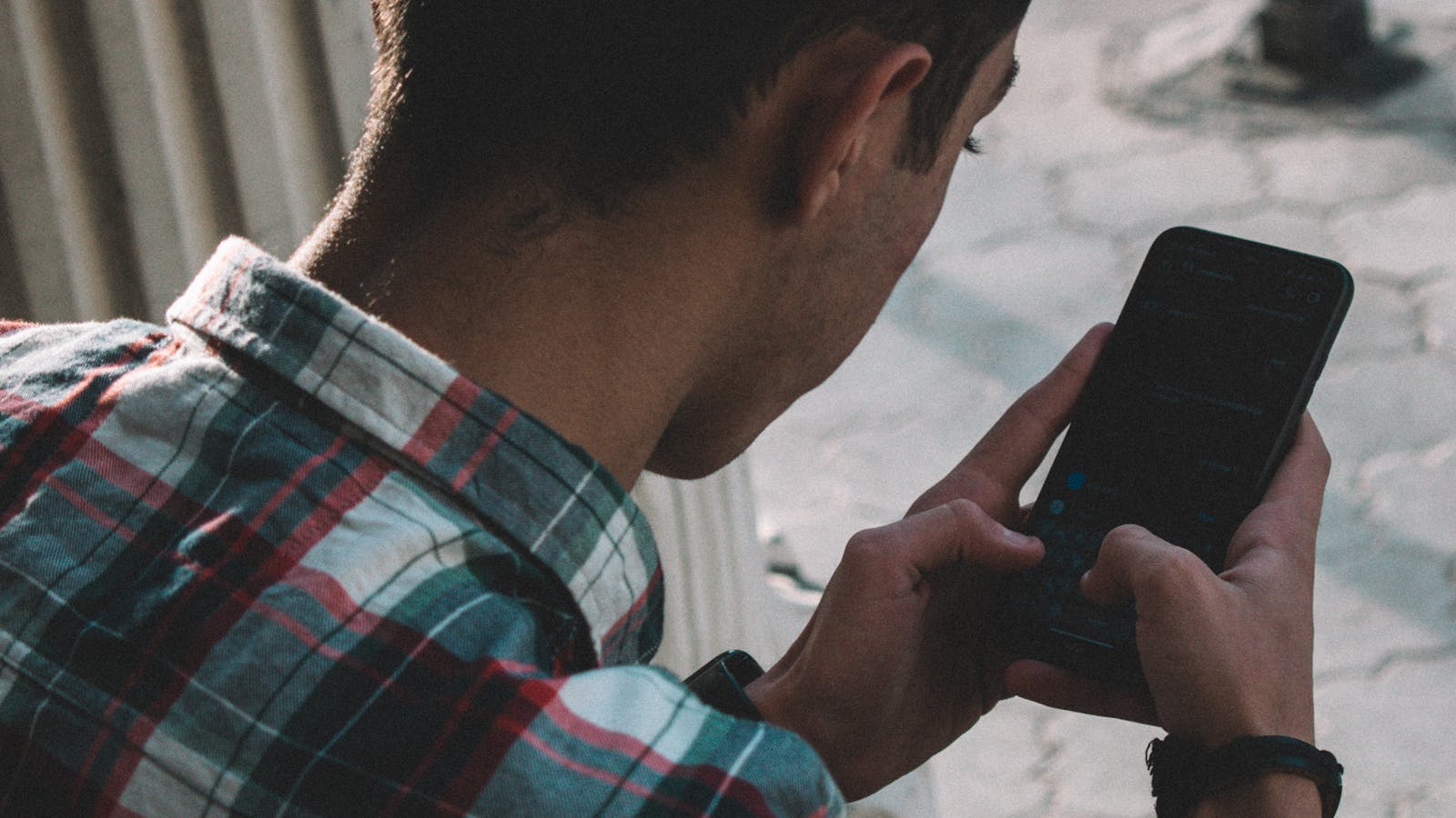 telefon ekranındaki WhatsApp simgesi